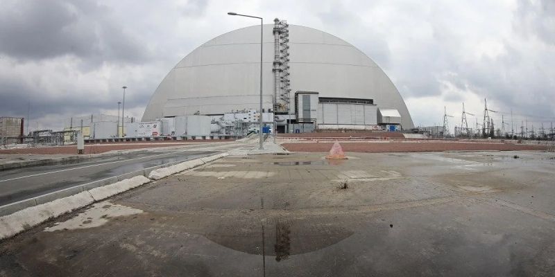 Експерти заспокоюють: загрози радіаційного витоку на ЧАЕС після удару немає